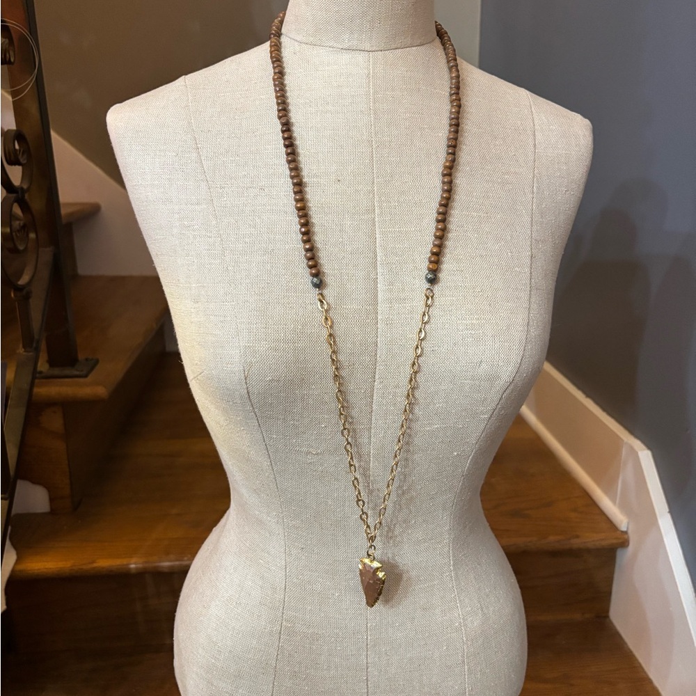 Gold Stone Arrowhead Pendant Necklace – Women’s